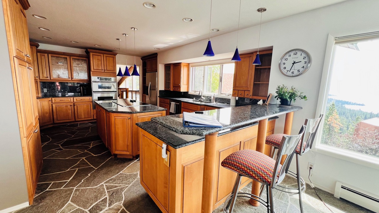 Photo of Kitchen in Lakeridge