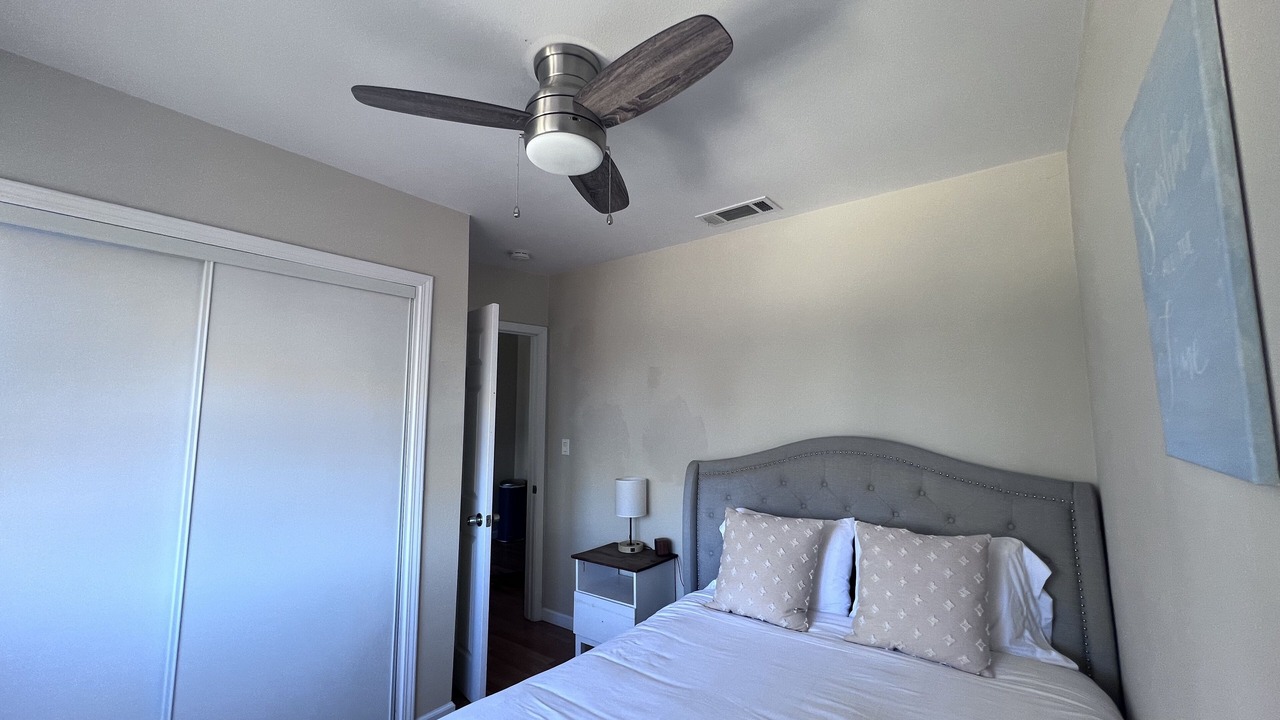 Photo of Bedroom in Allied Gardens