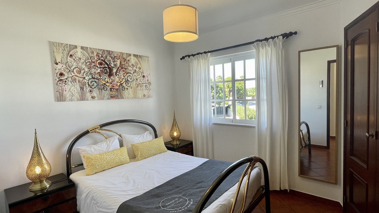 Photo of Bedroom in Vale Navio