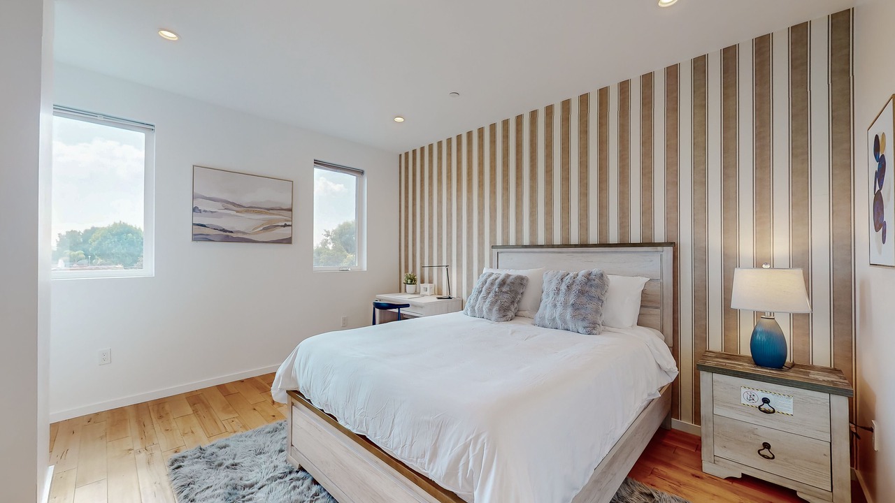 Photo of Bedroom in Pico - Robertson