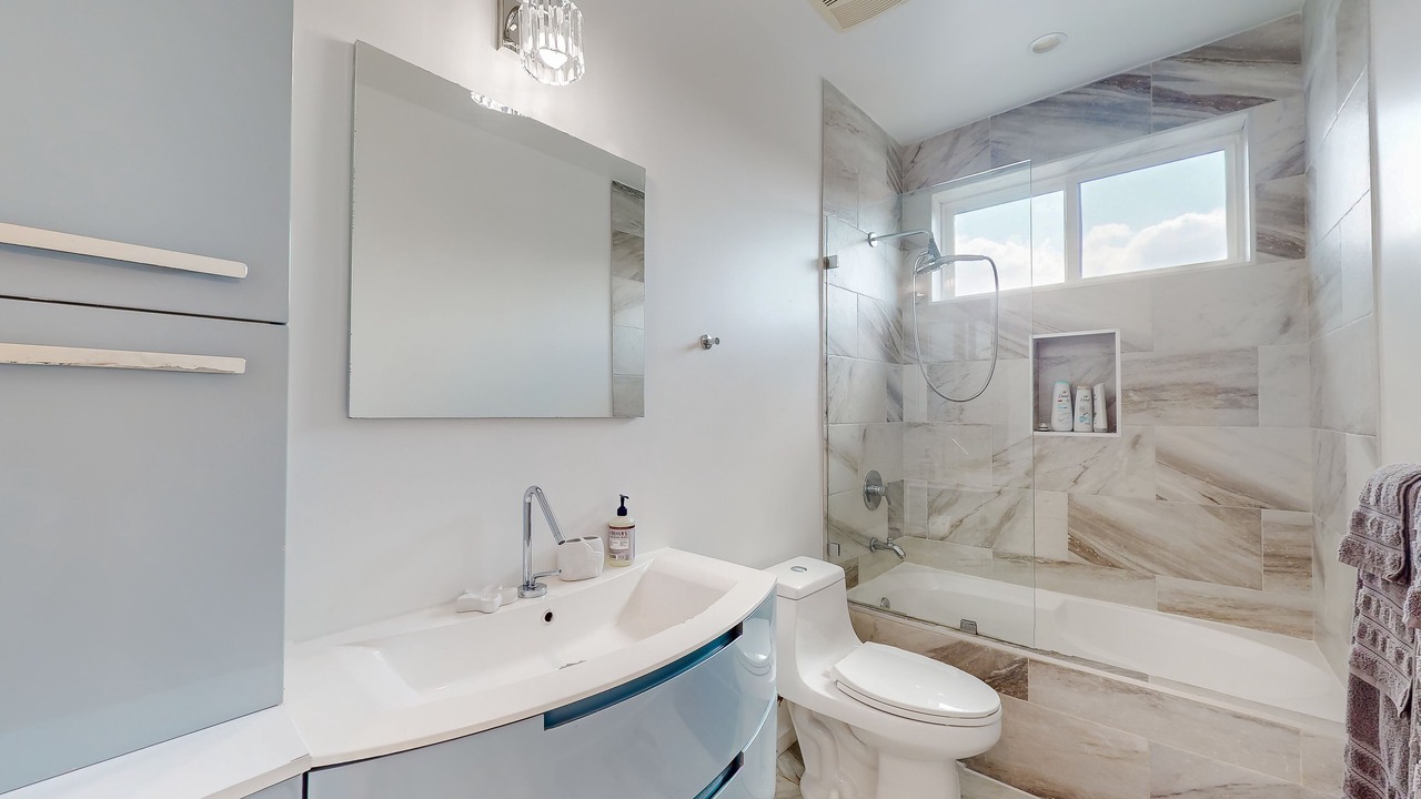 Photo of Bathroom in Pico - Robertson