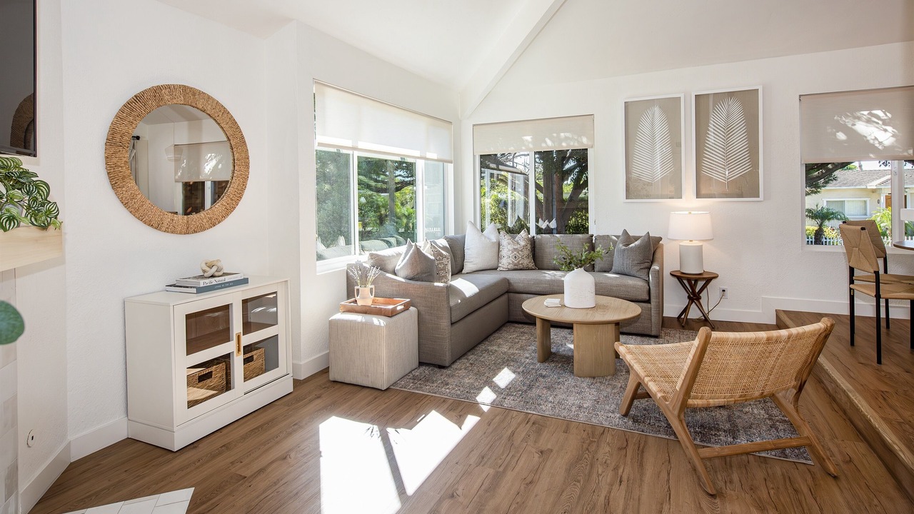 Photo of Livingroom in East Mesa