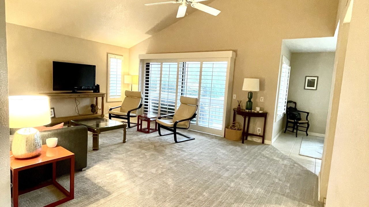Photo of Livingroom in Cathedral City