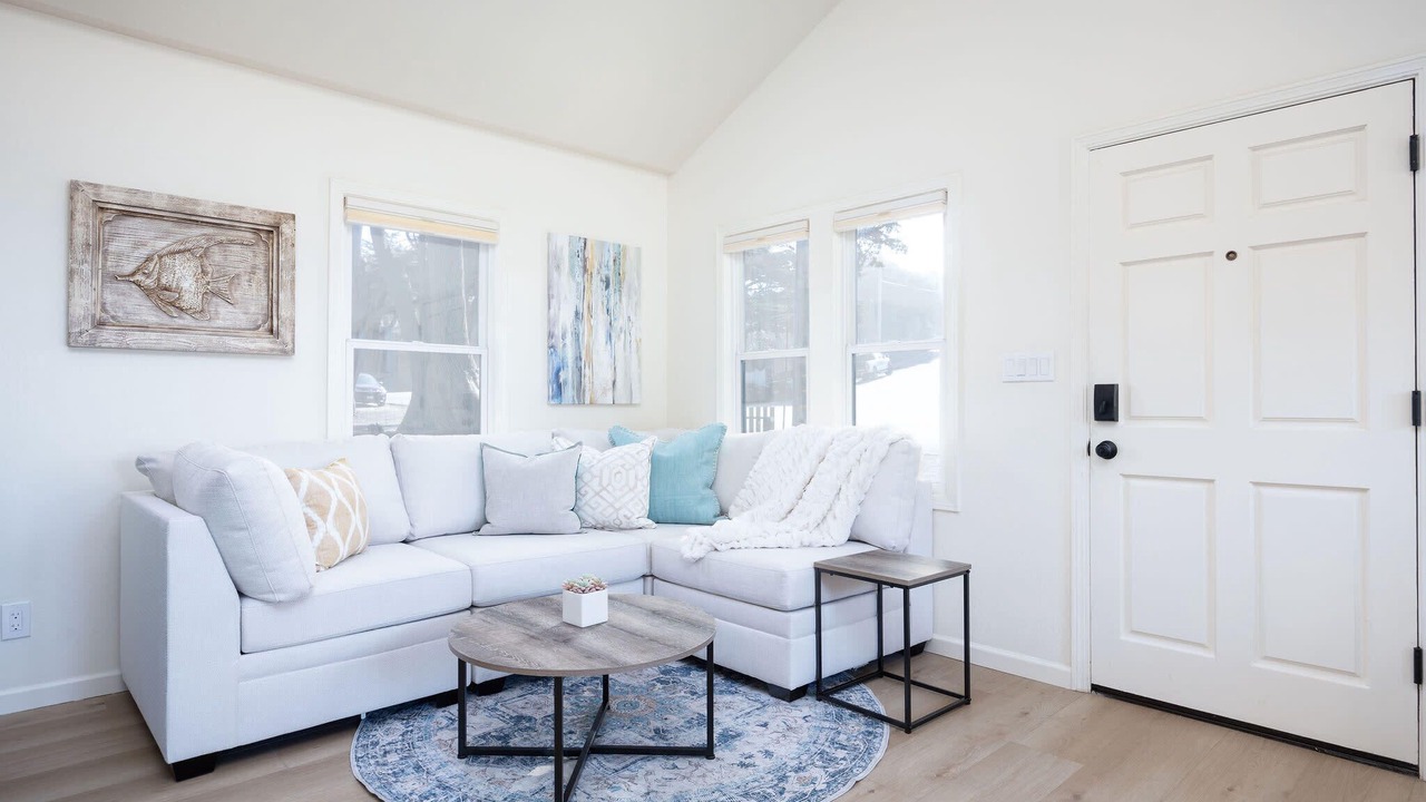 Photo of Livingroom in Montara
