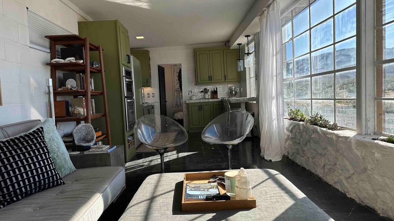 Photo of Livingroom in Landers