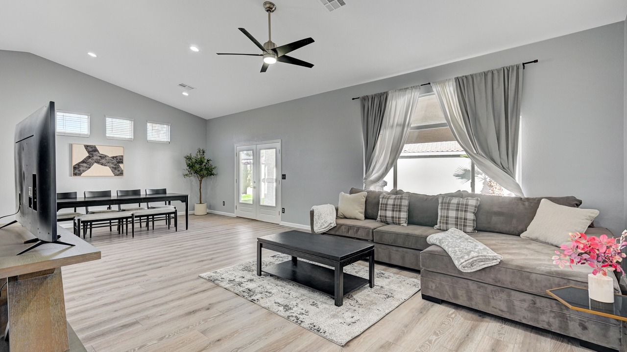 Photo of Livingroom in Sunrise Manor