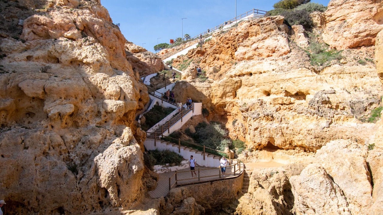 Photo of Others in Estombar