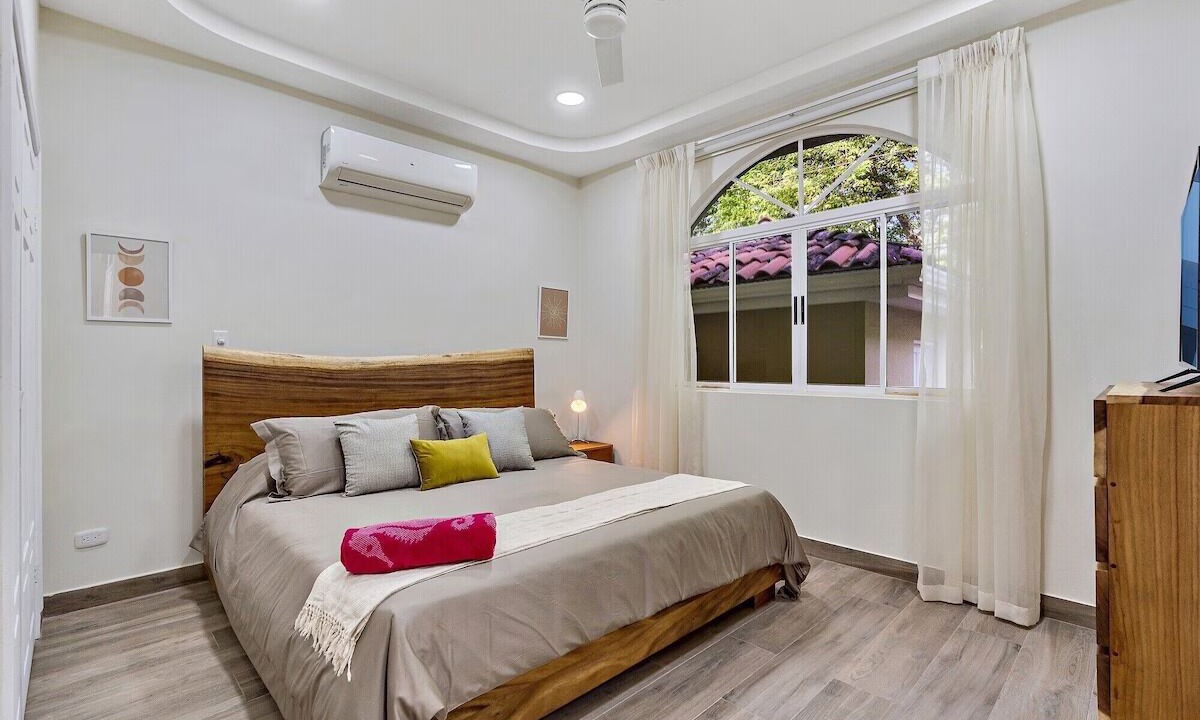 Photo of Bedroom in Mokuleia