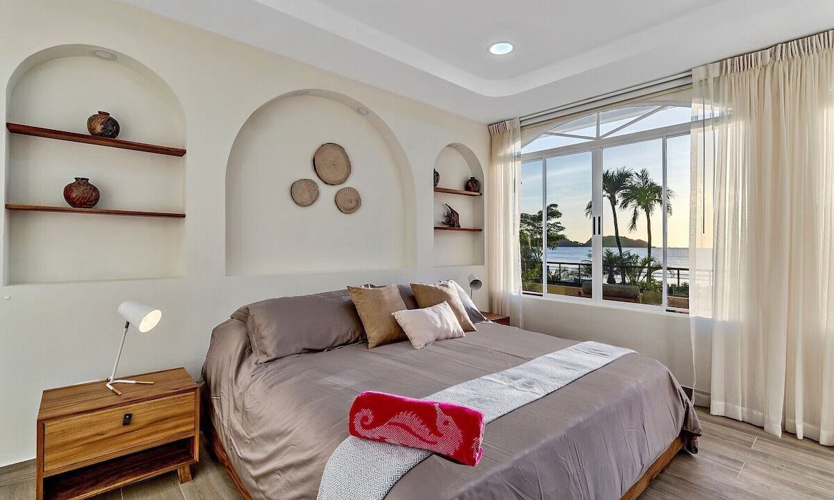 Photo of Bedroom in Mokuleia