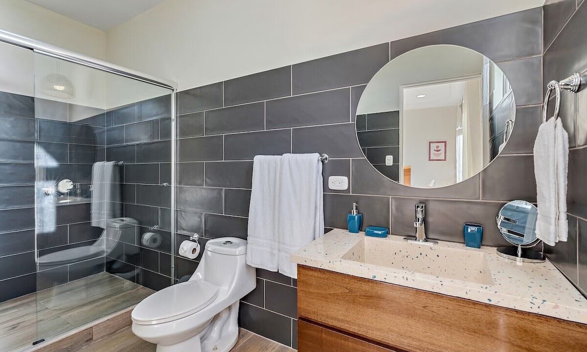 Photo of Bathroom in Mokuleia