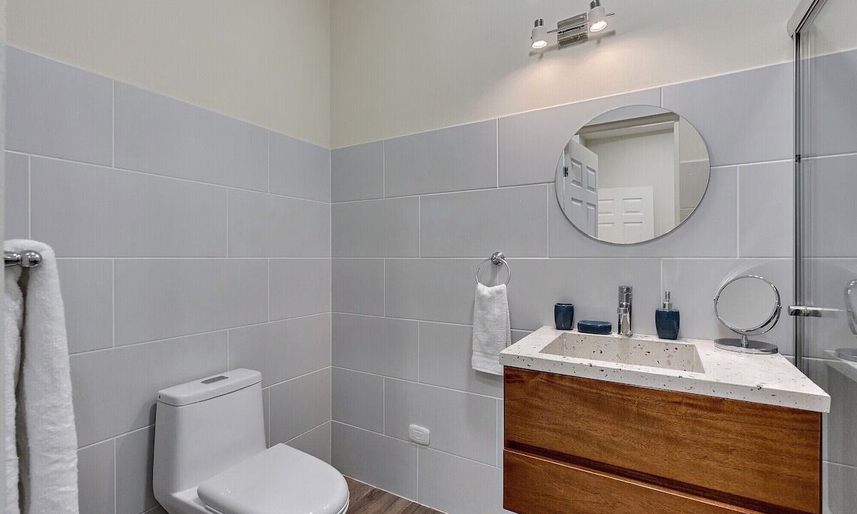 Photo of Bathroom in Mokuleia