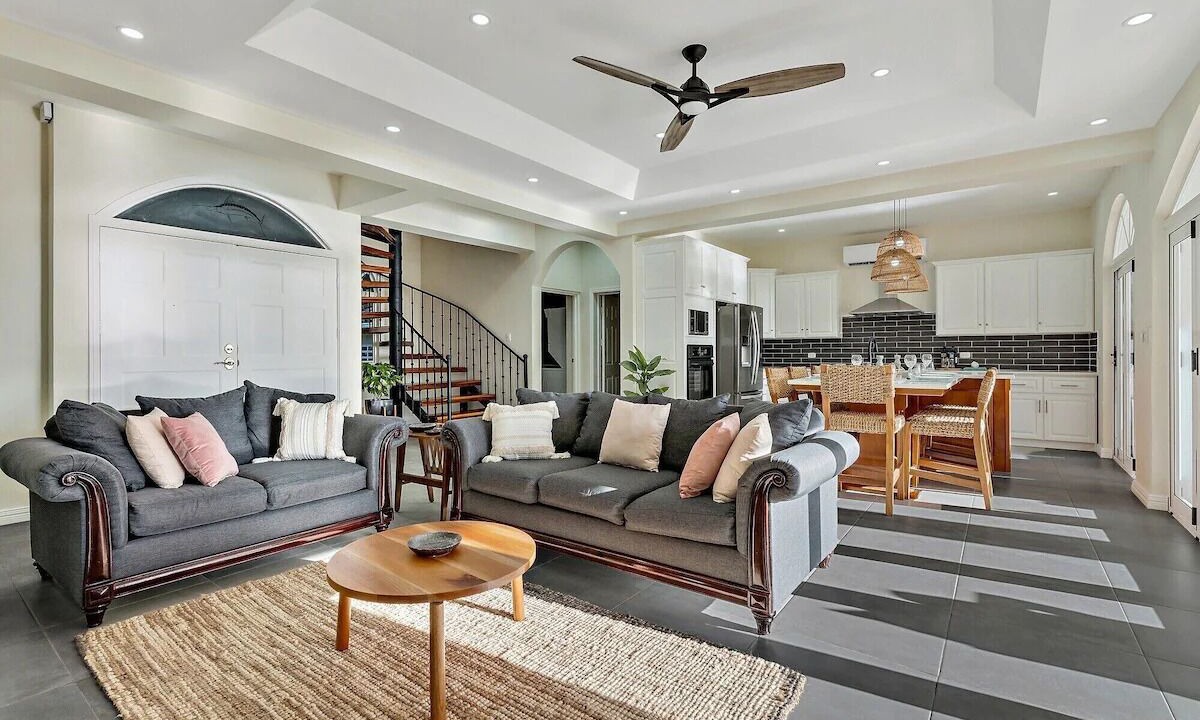 Photo of Livingroom in Mokuleia