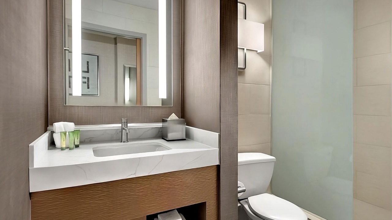 Photo of Bathroom in Gateway District