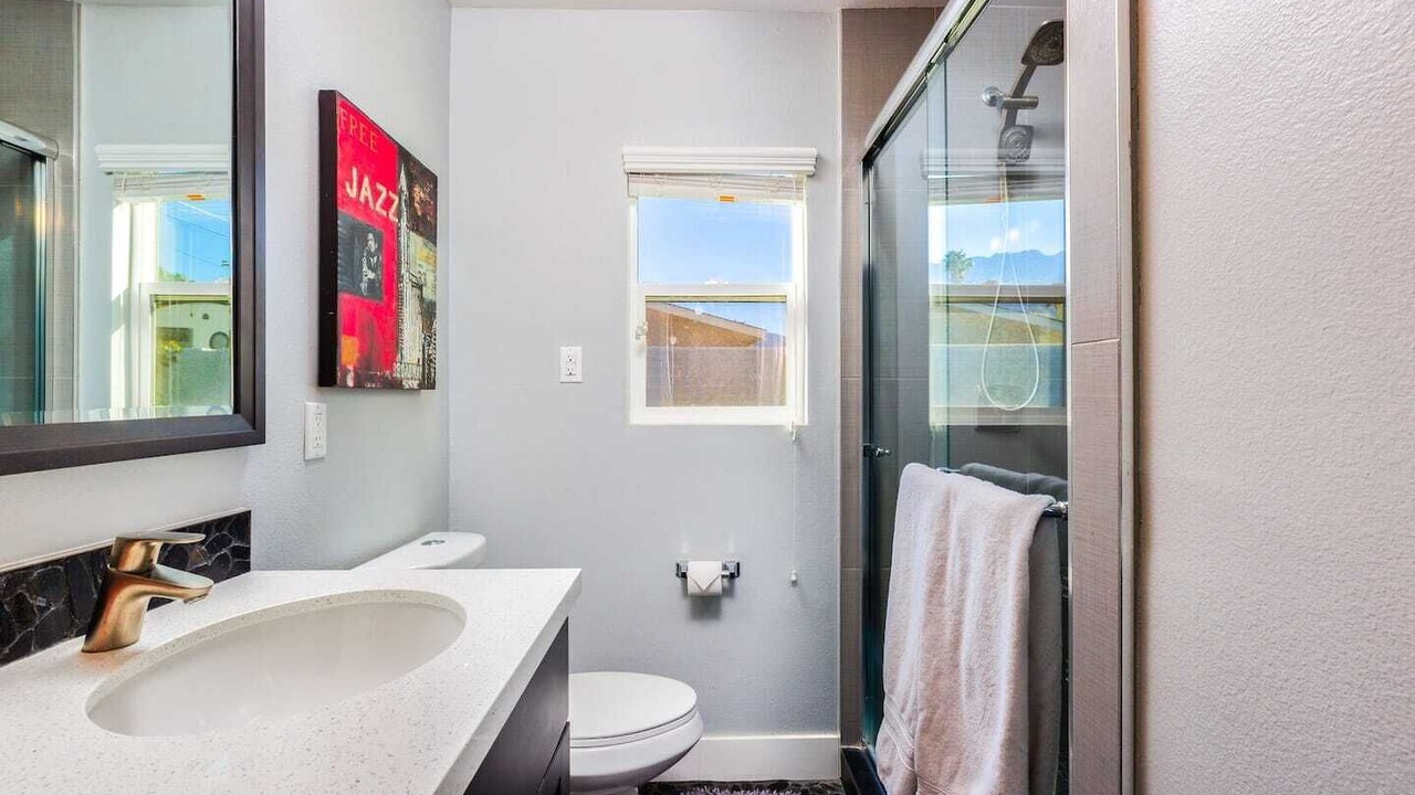 Photo of Bathroom in Racquet Club South