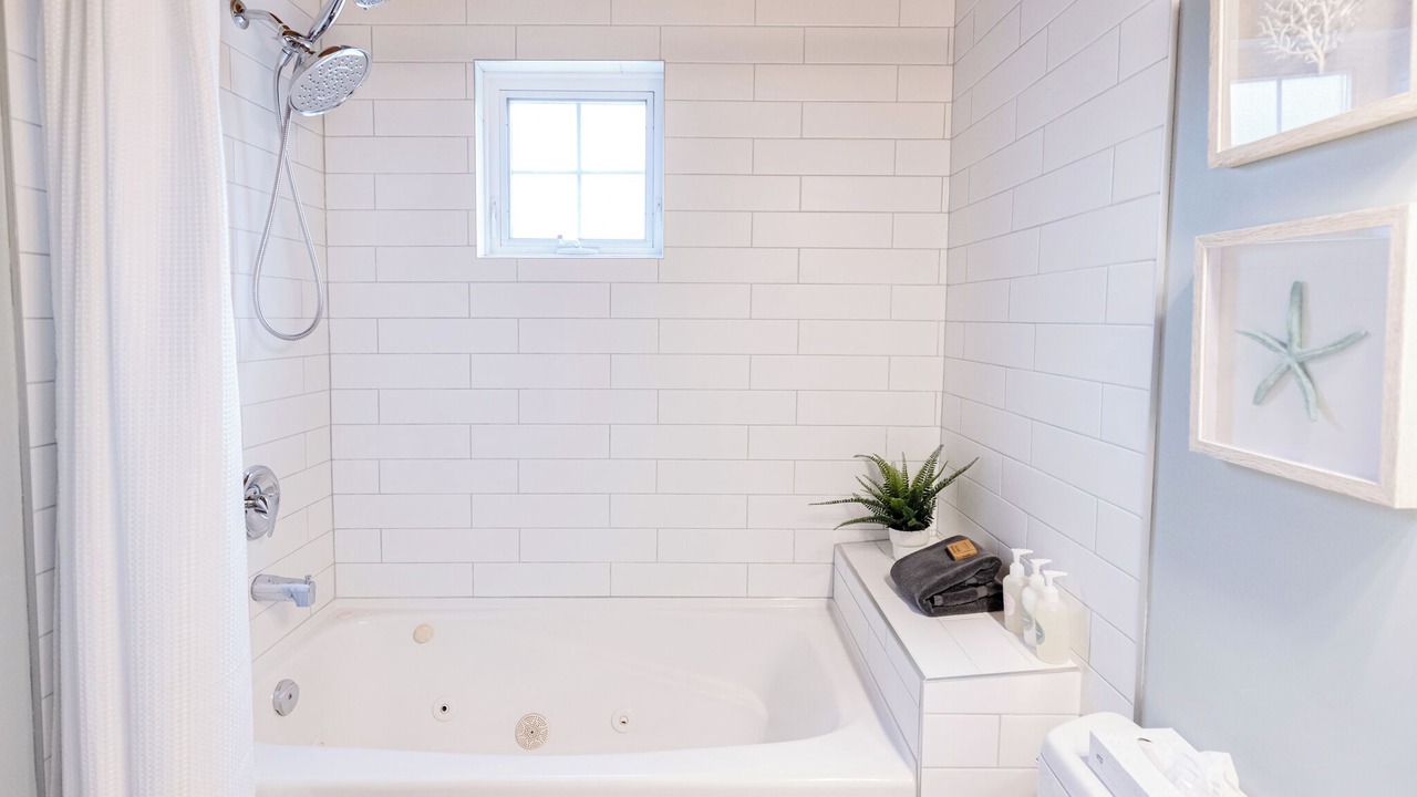 Photo of Bathroom in Ucluelet