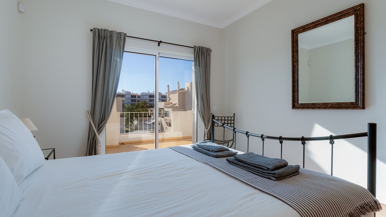 Photo of Bedroom in Albardeira