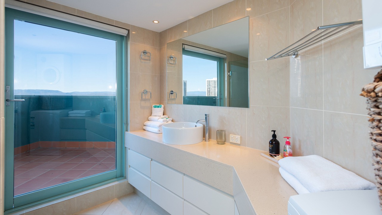 Photo of Bathroom in Main Beach