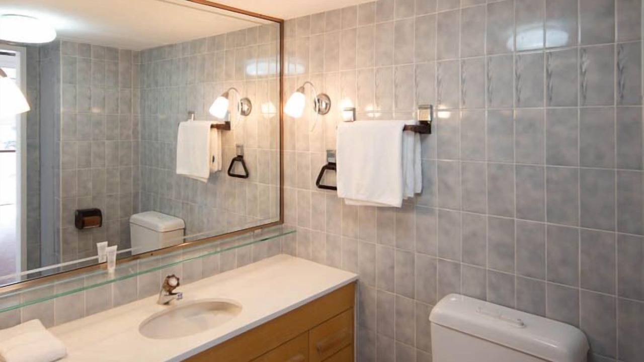 Photo of Bathroom in Main Beach