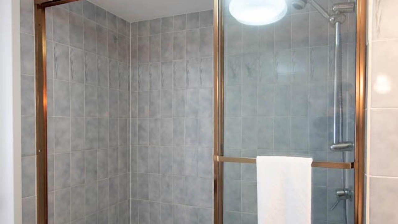 Photo of Bathroom in Main Beach