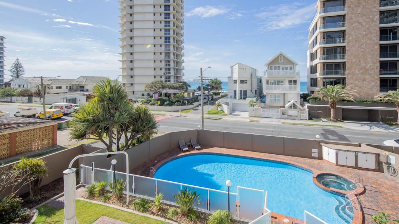 Photo of Patio Balcony in Main Beach
