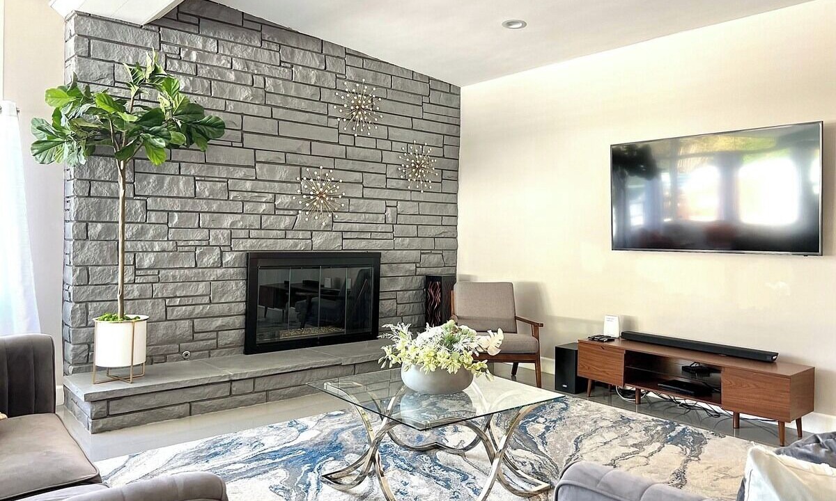 Photo of Livingroom in Tahquitz River Estates