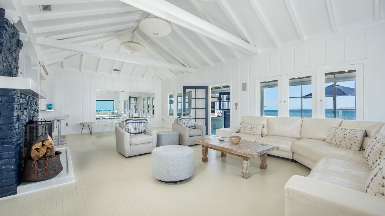 Photo of Livingroom in Toro Canyon