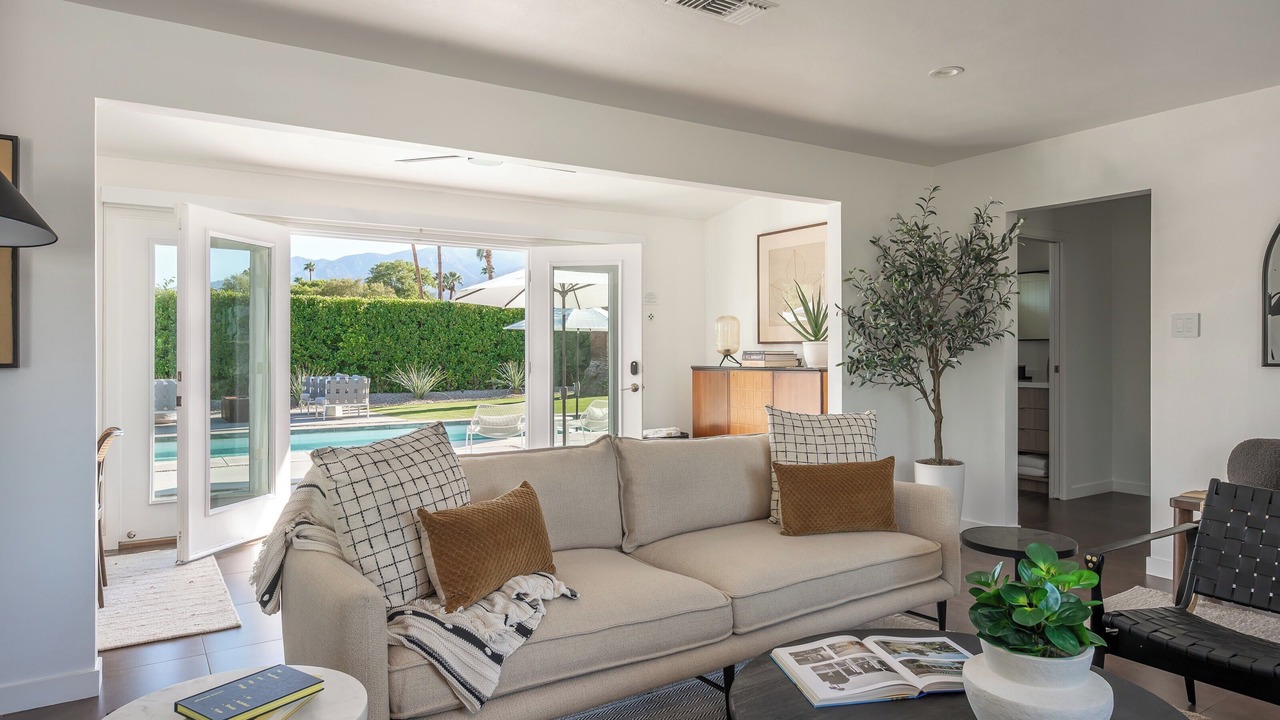 Photo of Livingroom in Tahquitz River Estates