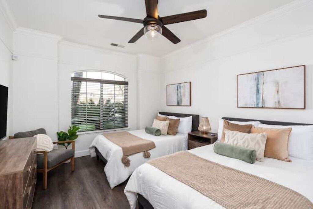 Photo of Bedroom in Raisin