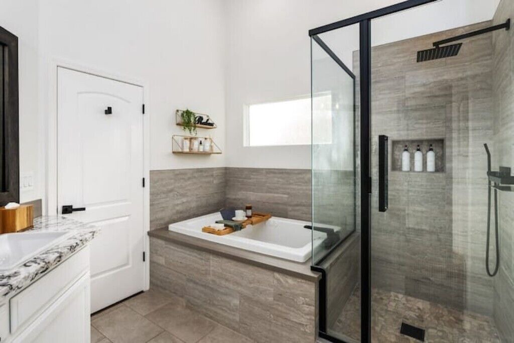 Photo of Bathroom in Raisin