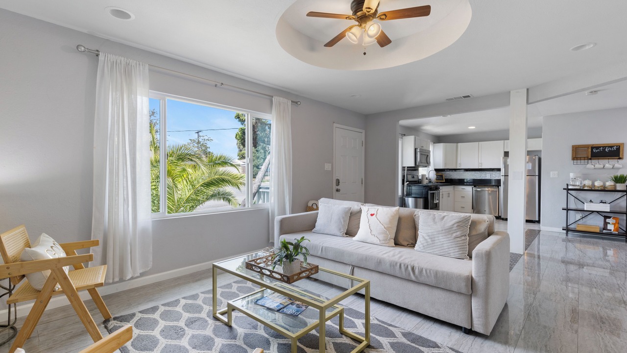 Photo of Livingroom in Allied Gardens