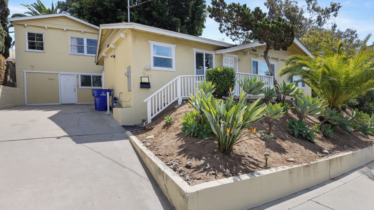 Photo of Outdoor in Allied Gardens