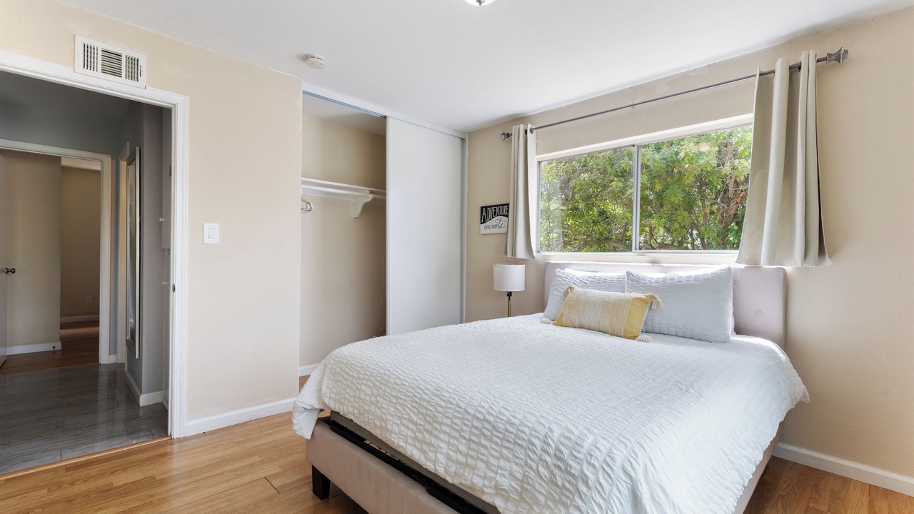 Photo of Bedroom in Allied Gardens