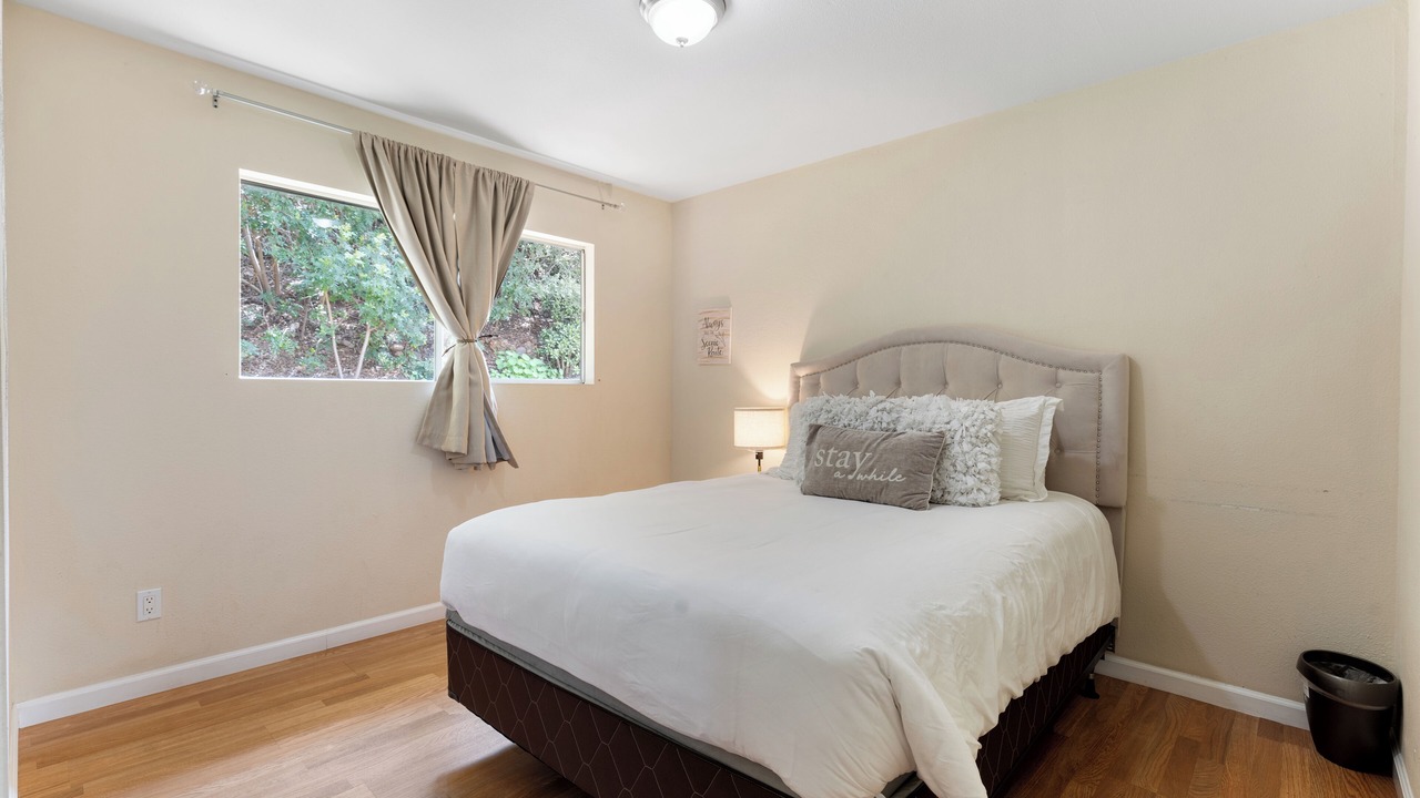 Photo of Bedroom in Allied Gardens
