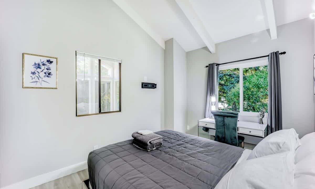 Photo of Bedroom in Menlo Park