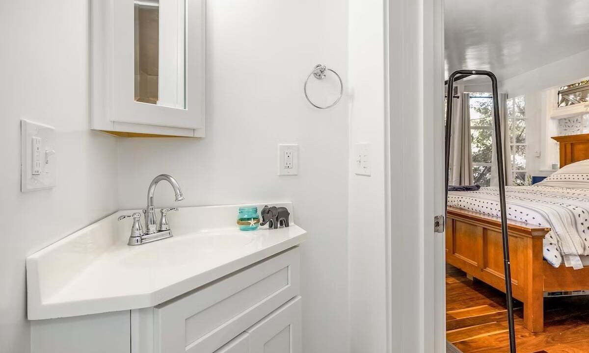 Photo of Bathroom in Summerland
