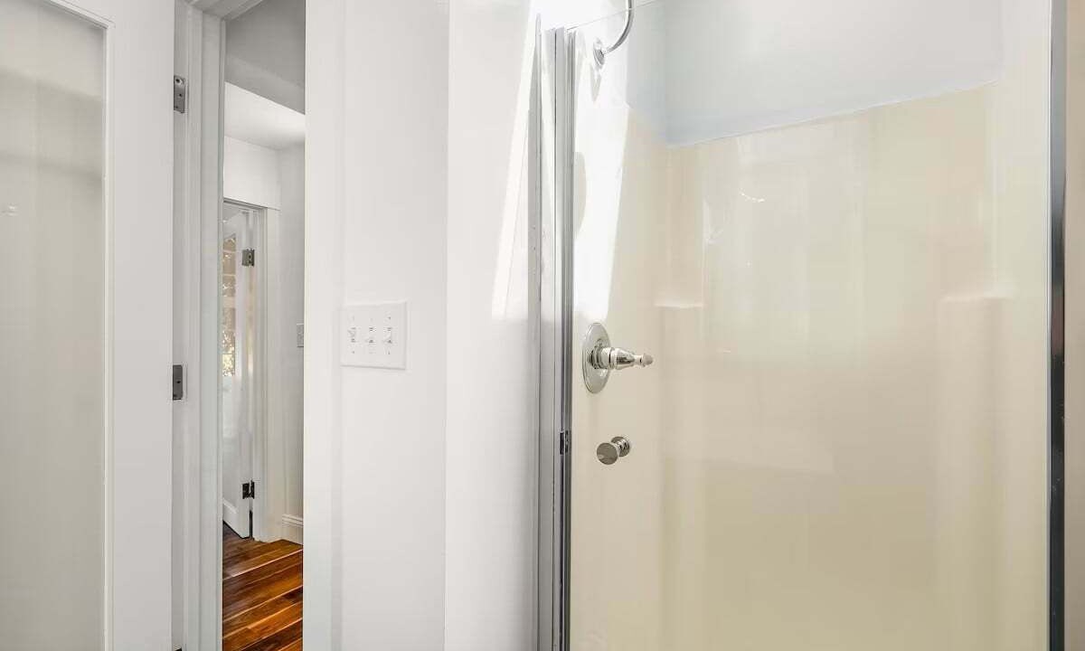 Photo of Bathroom in Summerland