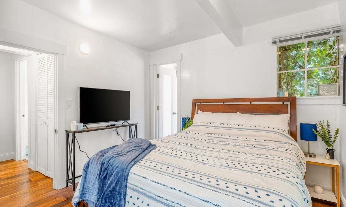 Photo of Bedroom in Summerland