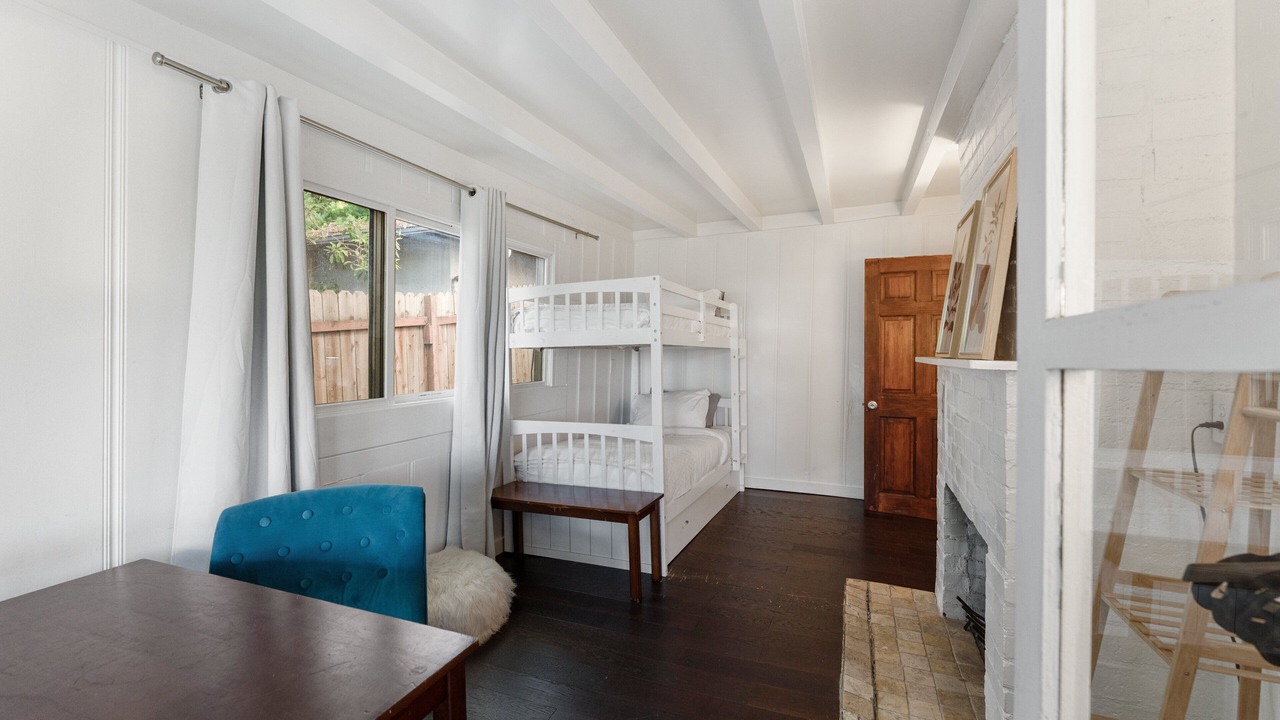 Photo of Bedroom in Summerland