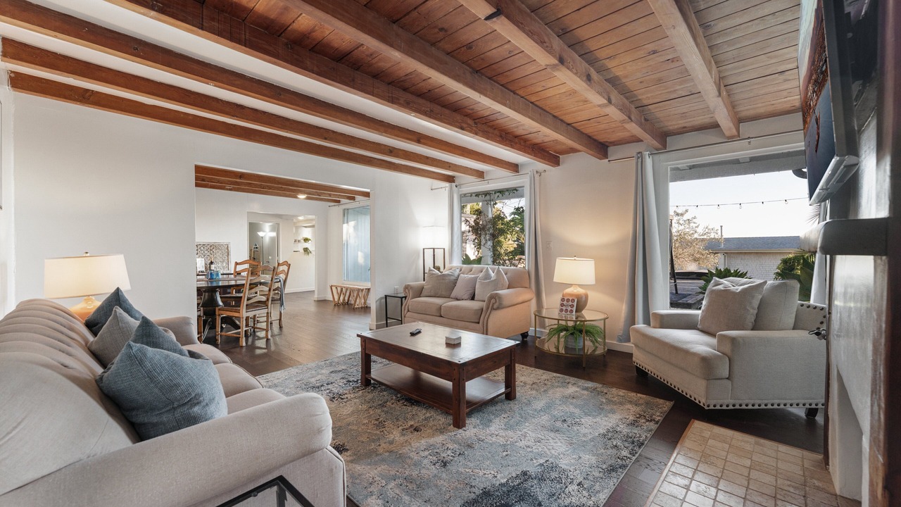 Photo of Livingroom in Summerland