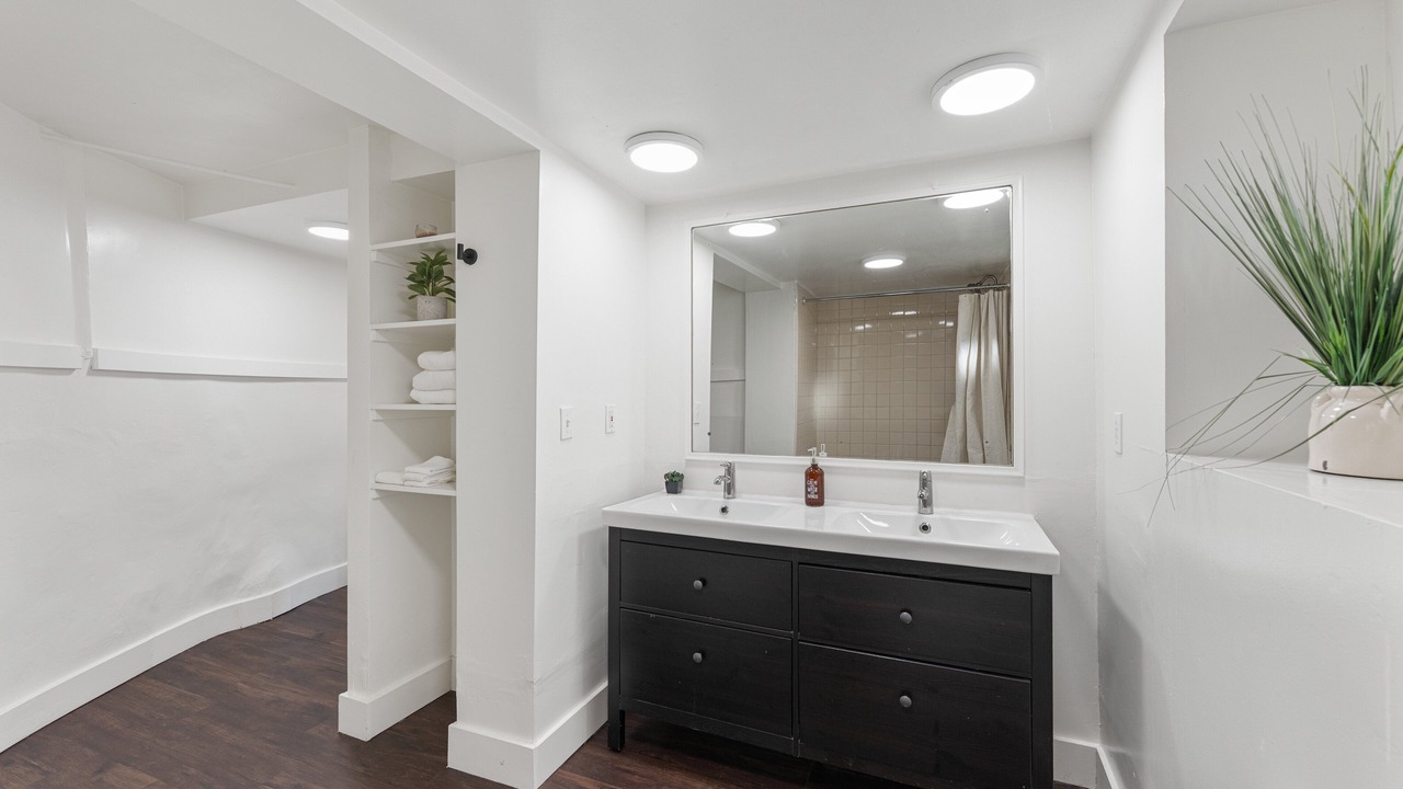 Photo of Bathroom in Summerland