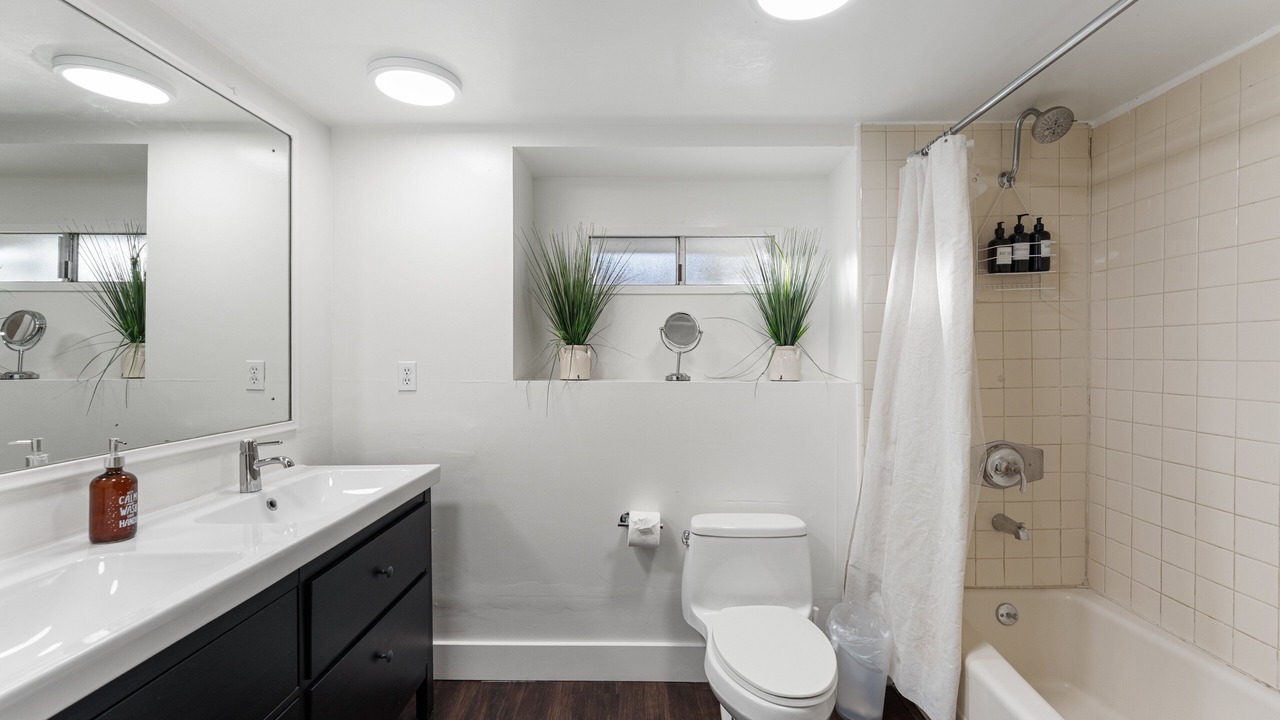 Photo of Bathroom in Summerland