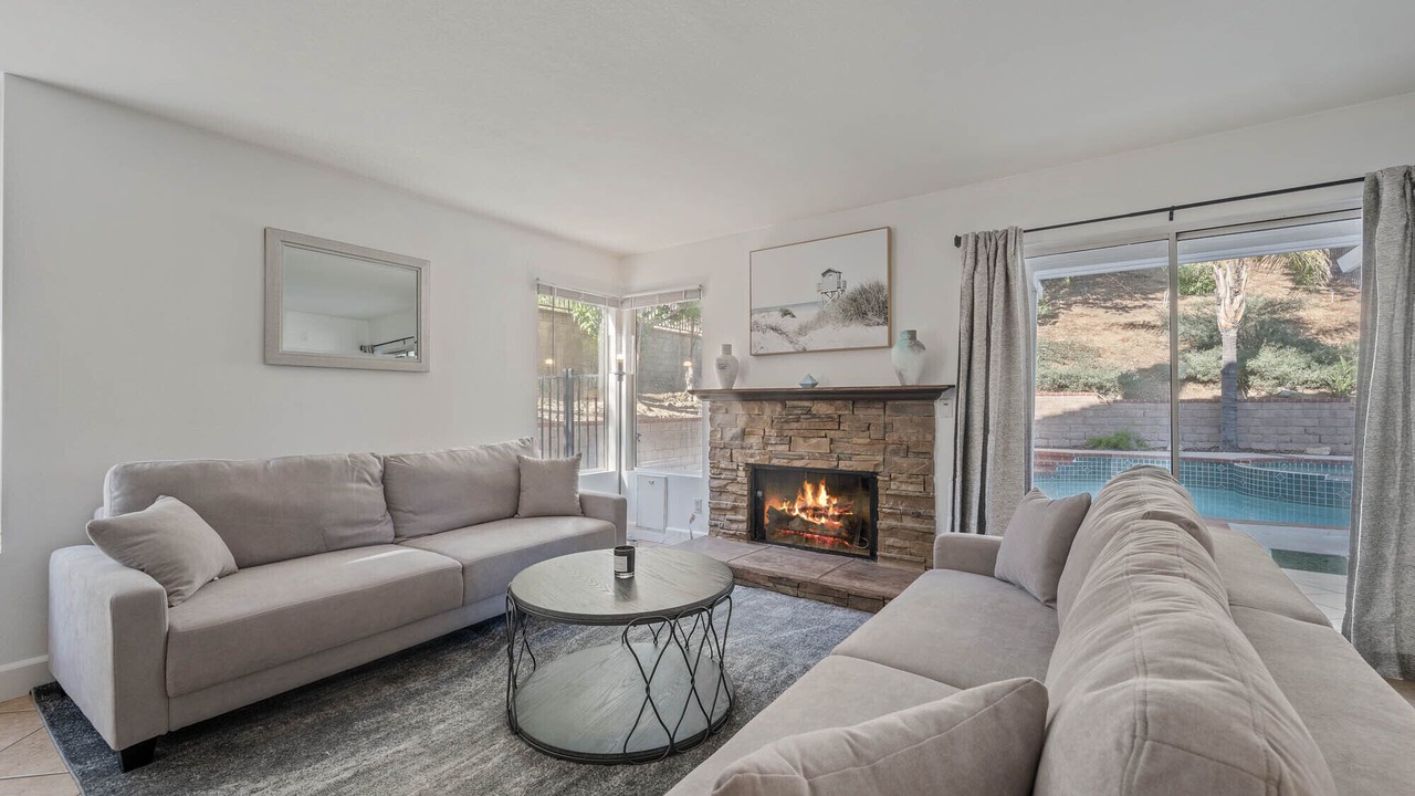 Photo of Livingroom in Castaic