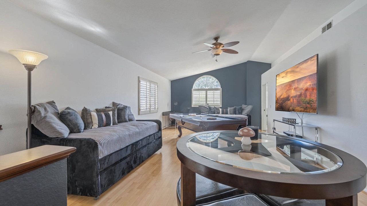Photo of Livingroom in Castaic