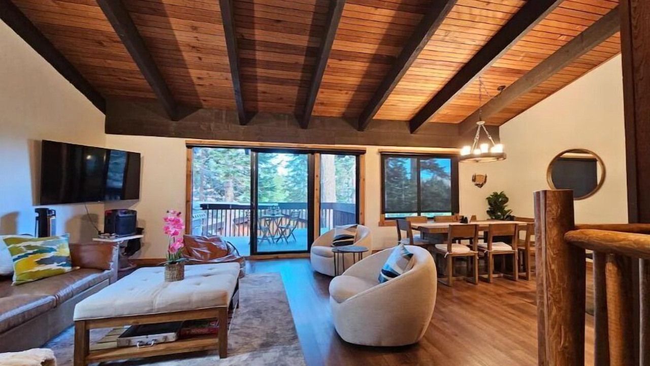 Photo of Livingroom in Mammoth Lakes