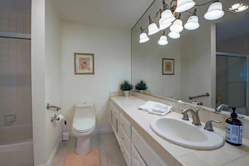 Photo of Bathroom in Downtown Palm Springs