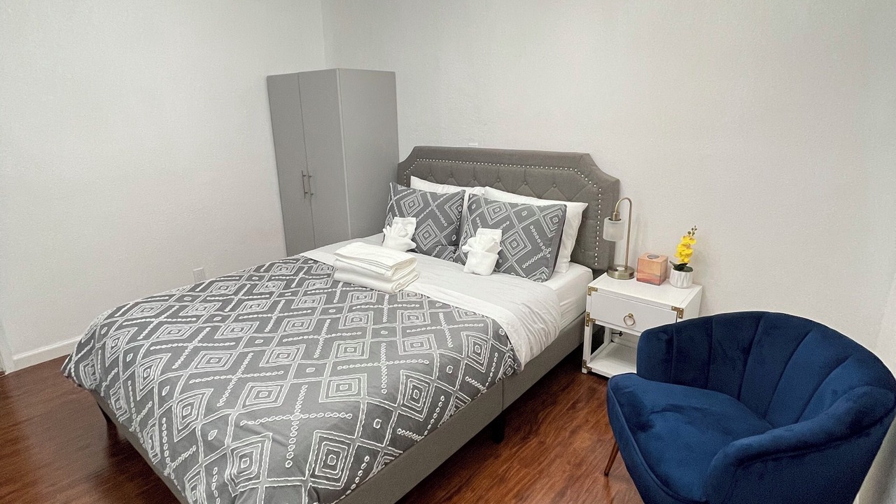 Photo of Bedroom in Raisin