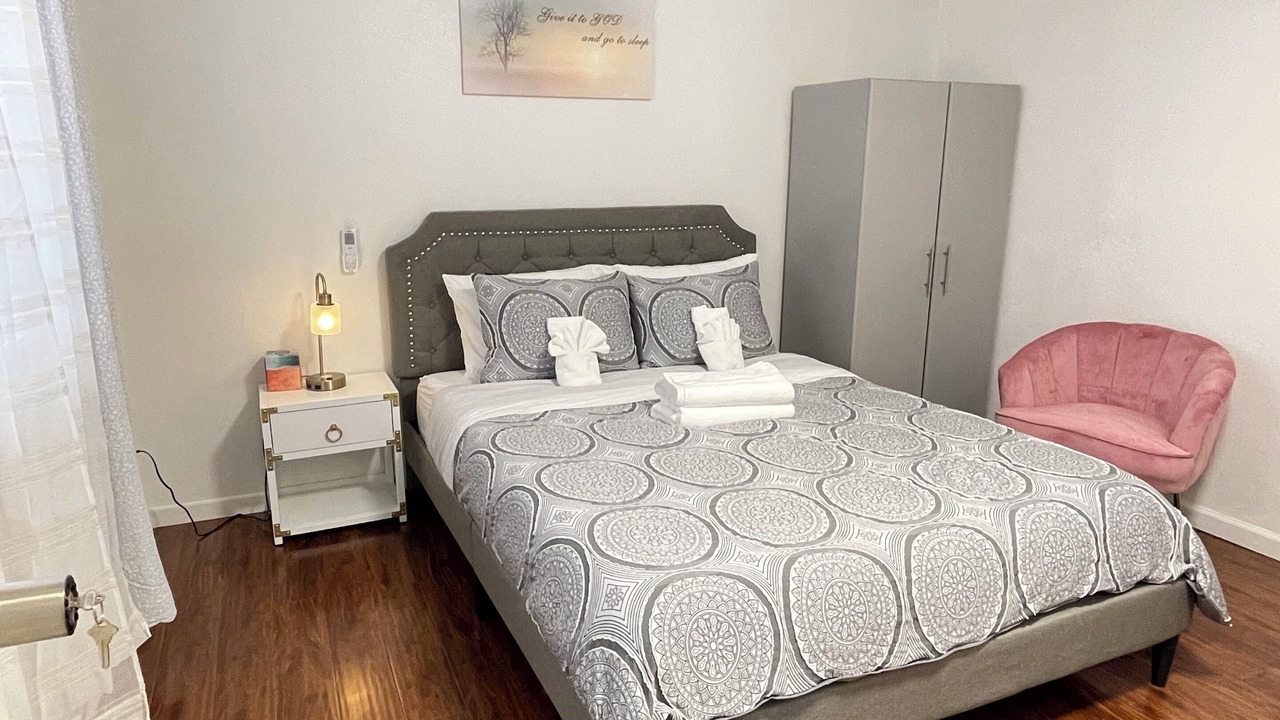 Photo of Bedroom in Raisin