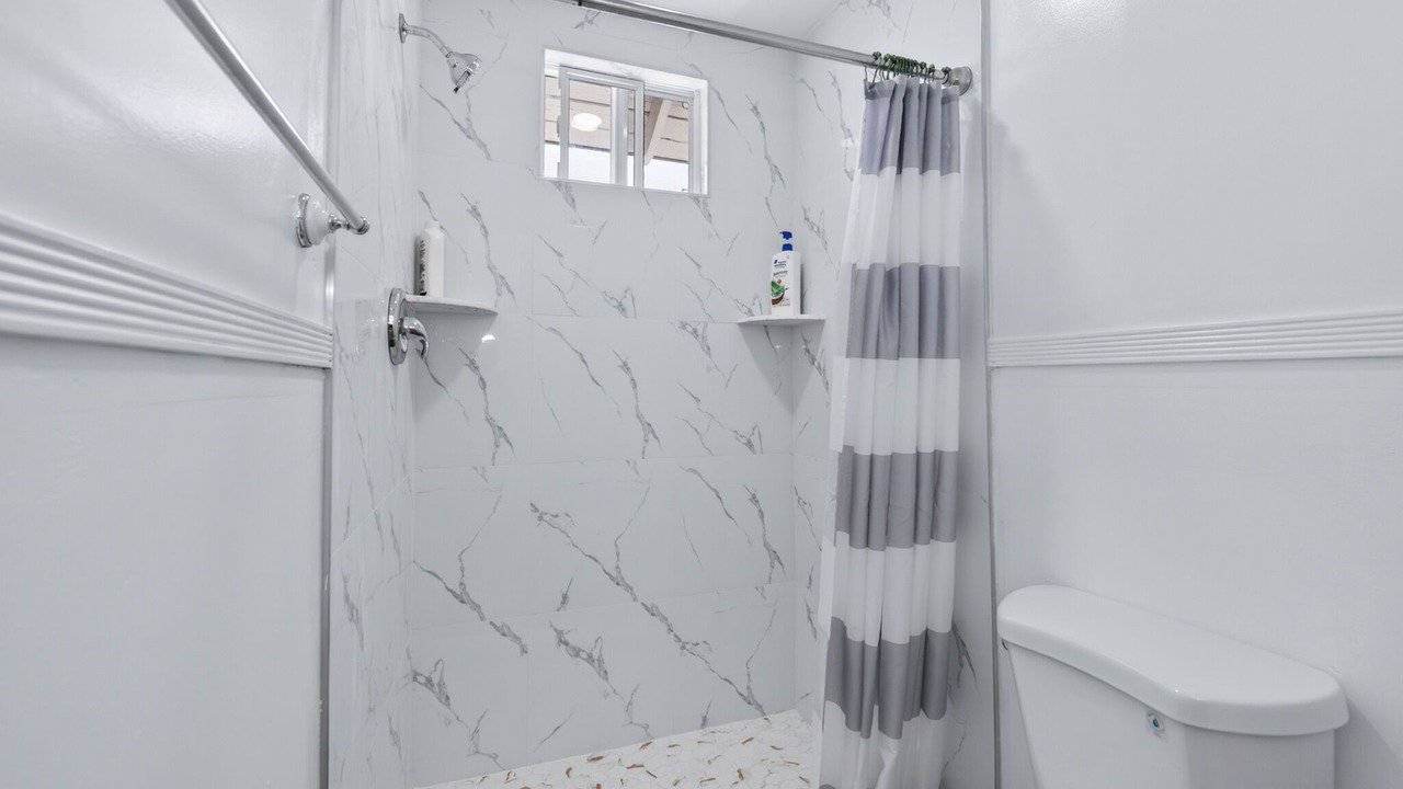 Photo of Bathroom in Raisin