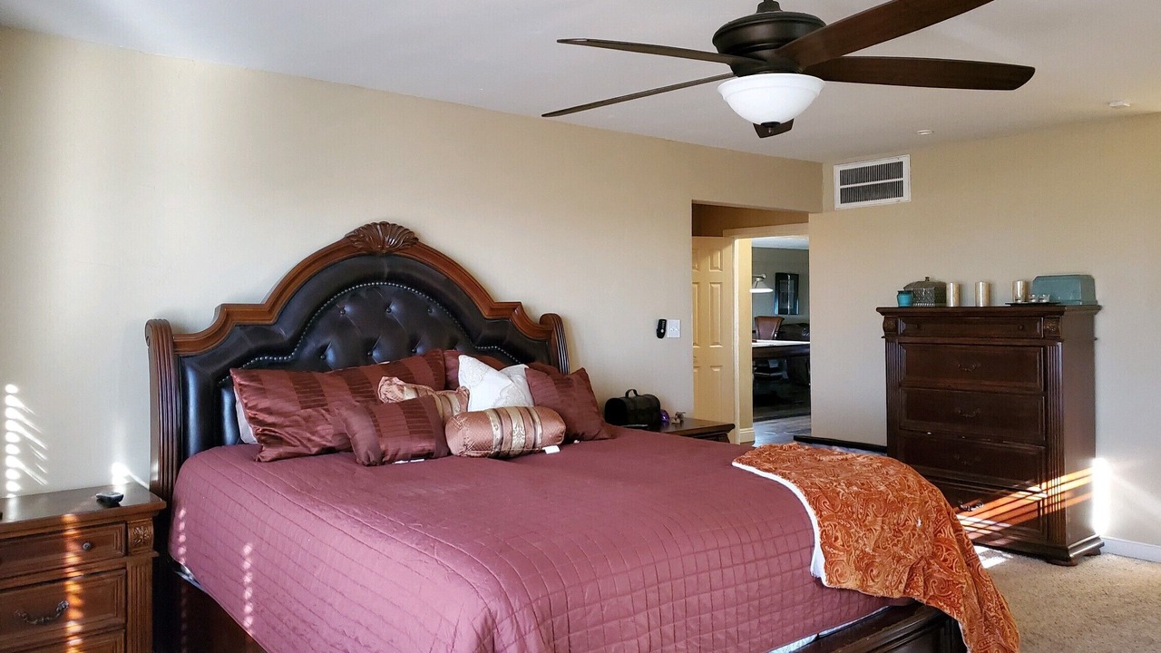Photo of Bedroom in Sunrise Manor