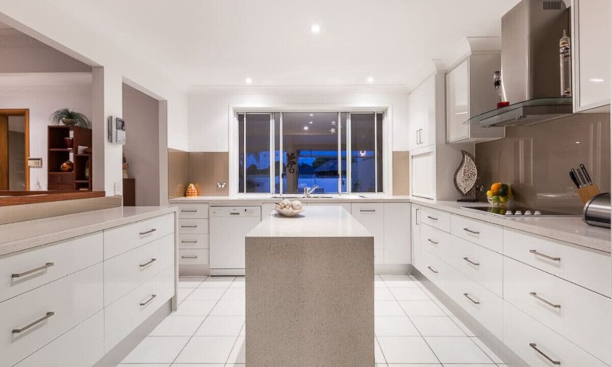 Photo of Kitchen in Broadbeach Waters